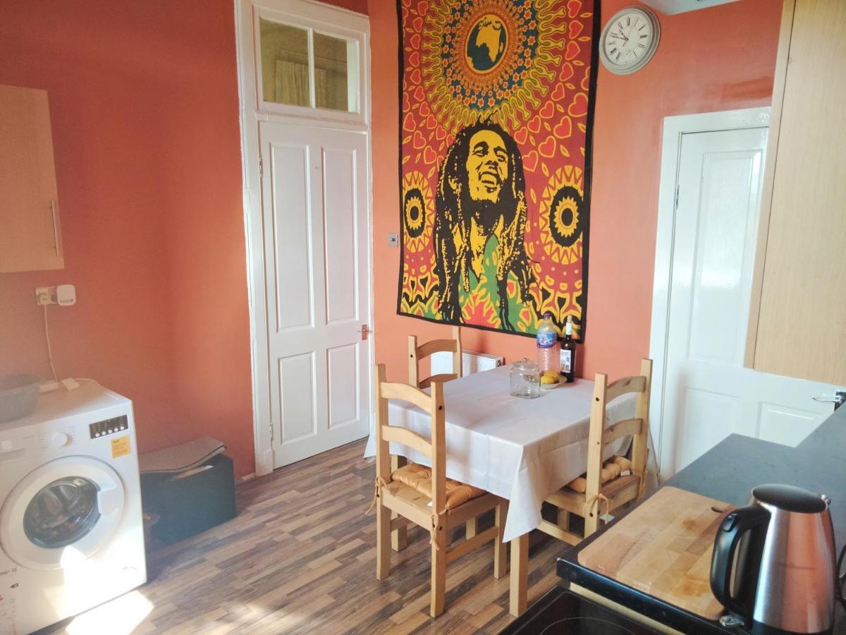 Spacious Flat In Bridgeton, Glasgow Exterior photo