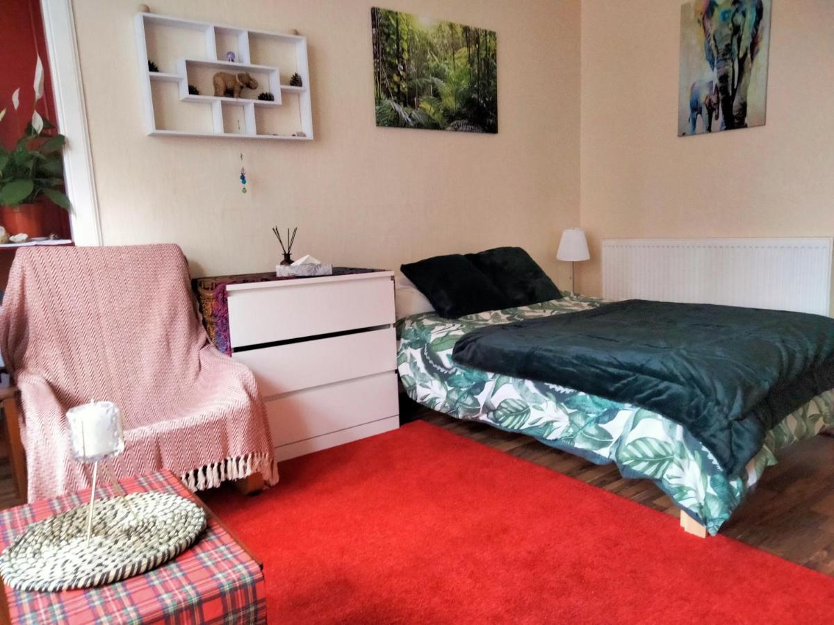Spacious Flat In Bridgeton, Glasgow Exterior photo